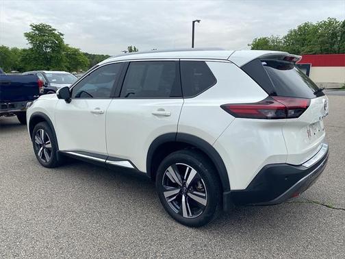 2022 Nissan Rogue SL