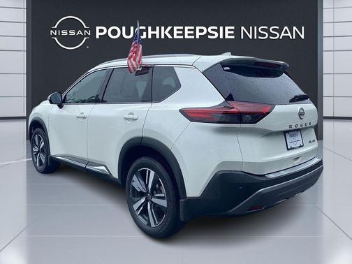 2022 Nissan Rogue SL