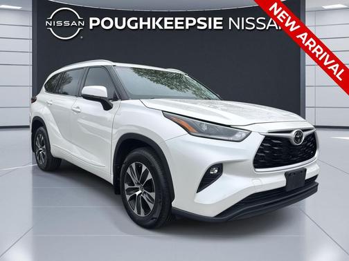 Blizzard Pearl 2021 Toyota Highlander XLE