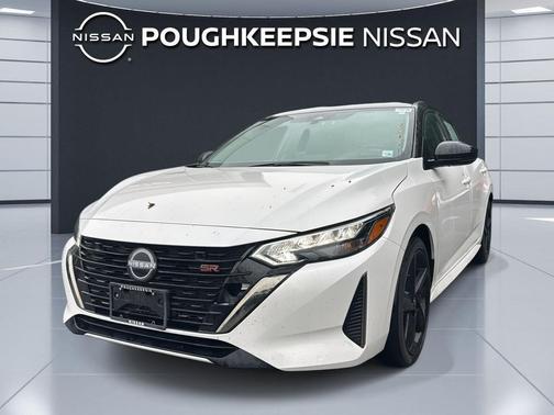 Aspen White Tricoat/Super Black 2024 Nissan Sentra SR