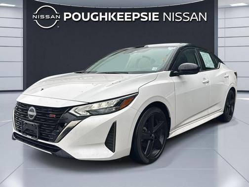 Aspen White Tricoat/Super Black 2024 Nissan Sentra SR