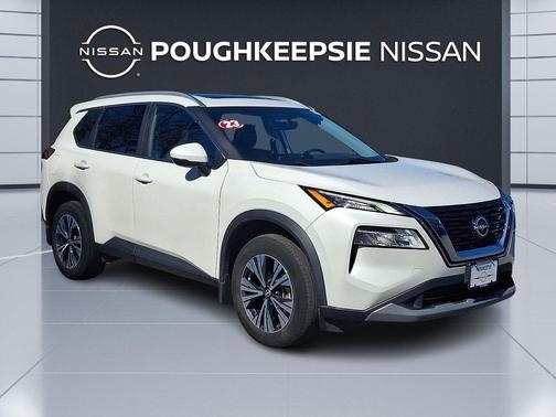 Pearl White Tricoat 2023 Nissan Rogue SV