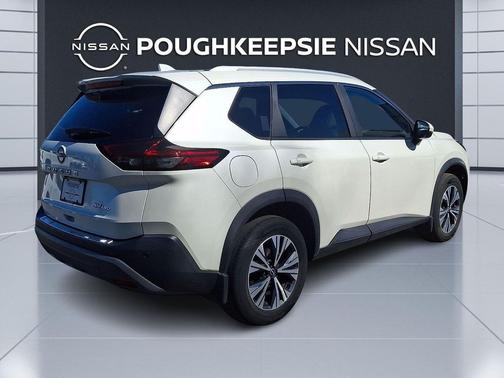 Pearl White Tricoat 2023 Nissan Rogue SV