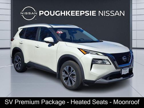 Pearl White Tricoat 2023 Nissan Rogue SV