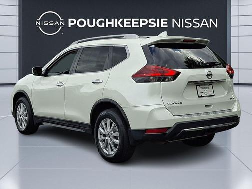 Pearl White 2018 Nissan Rogue SV