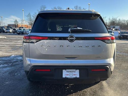 2024 Nissan Pathfinder S 4WD