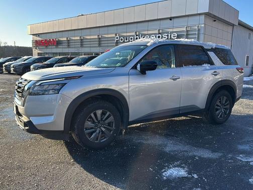 2024 Nissan Pathfinder S 4WD