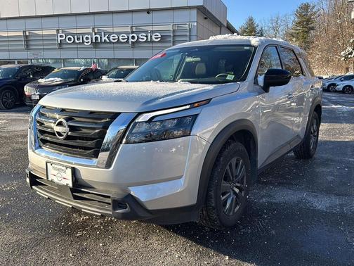 2024 Nissan Pathfinder S 4WD