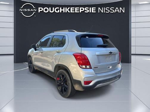 Silver Ice Metallic 2019 Chevrolet Trax LT