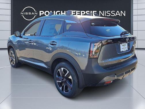 KAD/GUN METALL 2026 Nissan Kicks SV