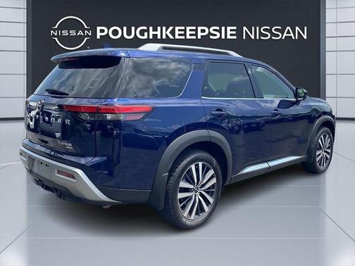 2022 Nissan Pathfinder Platinum 4WD