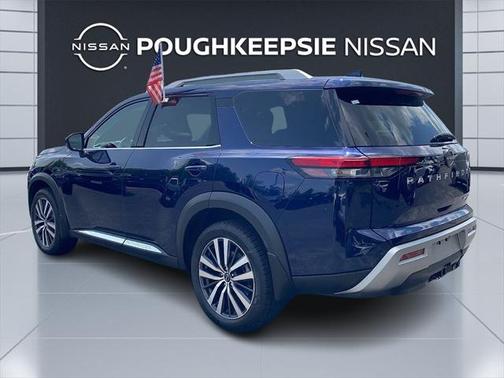 2022 Nissan Pathfinder Platinum 4WD