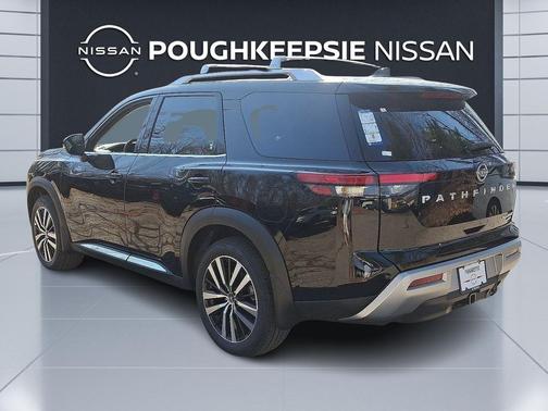 2025 Nissan Pathfinder Platinum 4WD