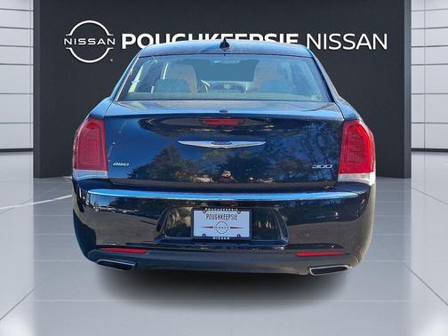 2018 Chrysler 300 Limited
