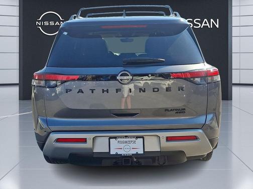 2023 Nissan Pathfinder Platinum 4WD