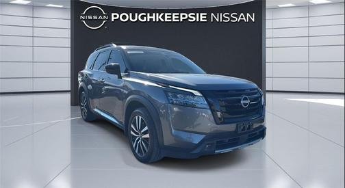 2023 Nissan Pathfinder Platinum 4WD