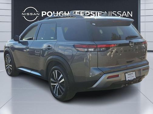 2023 Nissan Pathfinder Platinum 4WD