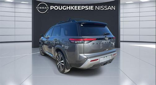 2023 Nissan Pathfinder Platinum 4WD