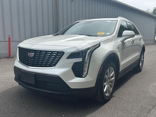 Crystal White Tricoat 2023 Cadillac XT4 Luxury