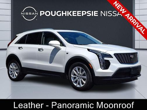 Crystal White Tricoat 2023 Cadillac XT4 Luxury