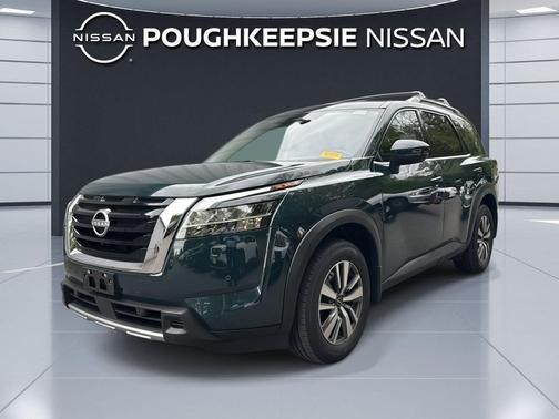 Obsidian Green Pearl 2024 Nissan Pathfinder SL 4WD