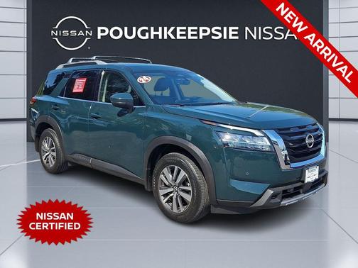 Obsidian Green Pearl 2024 Nissan Pathfinder SL 4WD