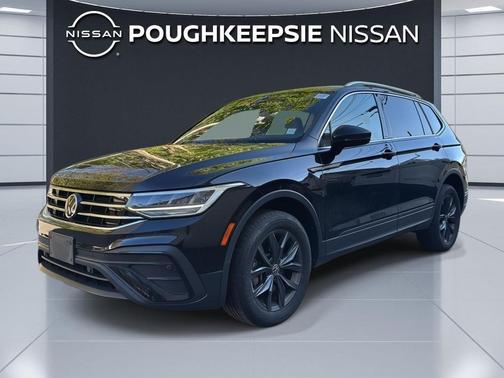 Deep Black Pearl 2022 Volkswagen Tiguan 2.0T SE 4MOTION