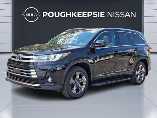Midnight Black Metallic 2017 Toyota Highlander Limited Platinum