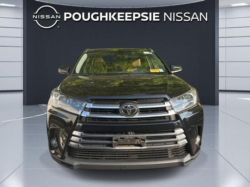 Midnight Black Metallic 2017 Toyota Highlander Limited Platinum
