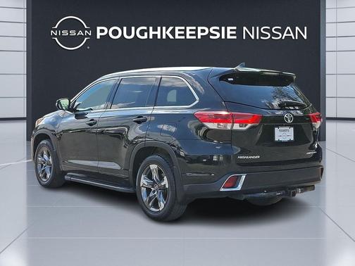 Midnight Black Metallic 2017 Toyota Highlander Limited Platinum