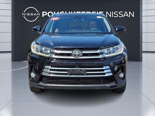 Midnight Black Metallic 2017 Toyota Highlander Limited Platinum