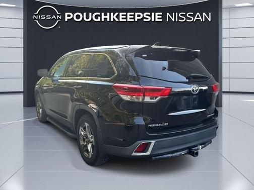 Midnight Black Metallic 2017 Toyota Highlander Limited Platinum