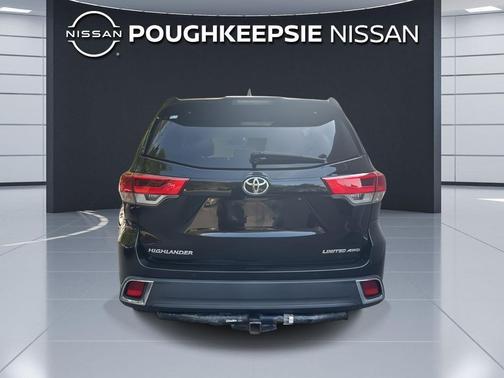 Midnight Black Metallic 2017 Toyota Highlander Limited Platinum