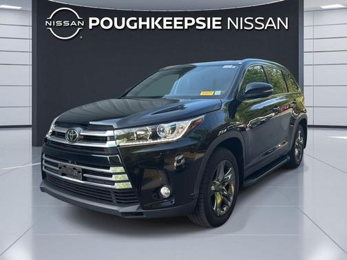 Midnight Black Metallic 2017 Toyota Highlander Limited Platinum