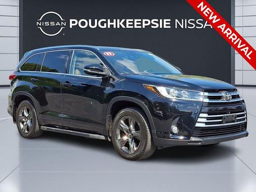 Midnight Black Metallic 2017 Toyota Highlander Limited Platinum