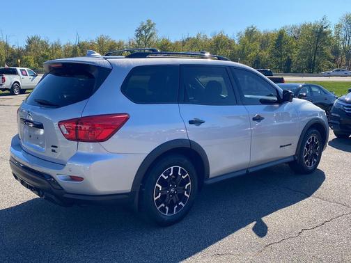 2020 Nissan Pathfinder SL 4WD