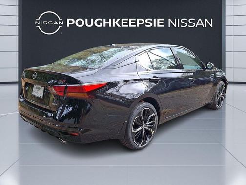 2025 Nissan Altima SR AWD