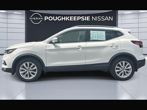 Pearl White Tricoat 2020 Nissan Rogue Sport SV