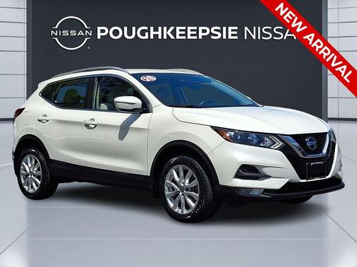 Pearl White Tricoat 2020 Nissan Rogue Sport SV
