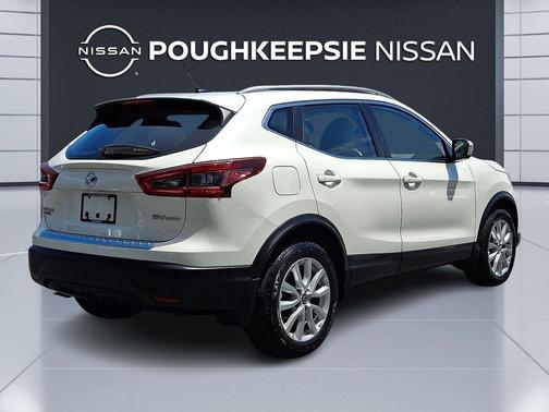 Pearl White Tricoat 2020 Nissan Rogue Sport SV