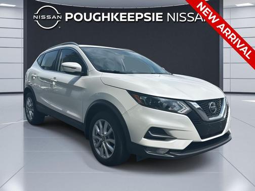 Pearl White Tricoat 2020 Nissan Rogue Sport SV