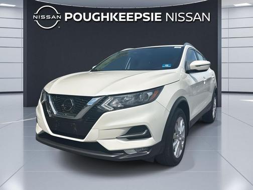 Pearl White Tricoat 2020 Nissan Rogue Sport SV