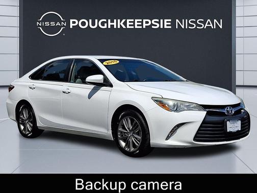 Super White 2015 Toyota Camry LE