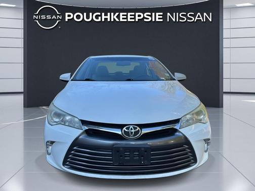 Super White 2015 Toyota Camry LE