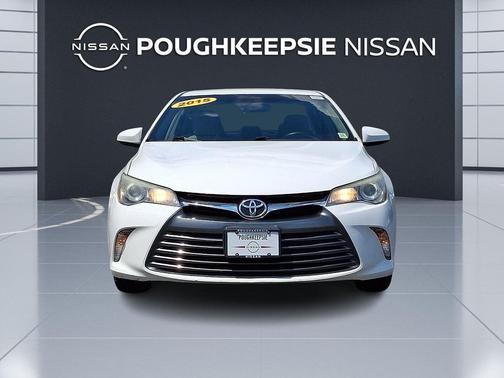 Super White 2015 Toyota Camry LE