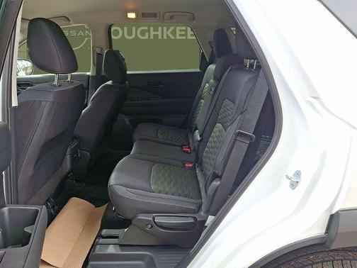 2025 Nissan Pathfinder SV 4WD