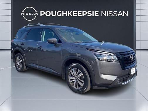 2022 Nissan Pathfinder SL 4WD