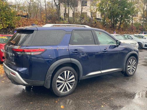 2022 Nissan Pathfinder Platinum 4WD