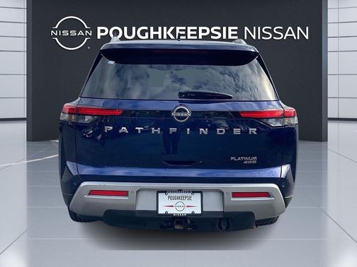 2022 Nissan Pathfinder Platinum 4WD