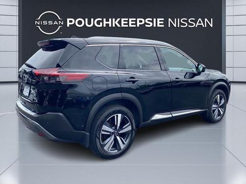 2022 Nissan Rogue SL
